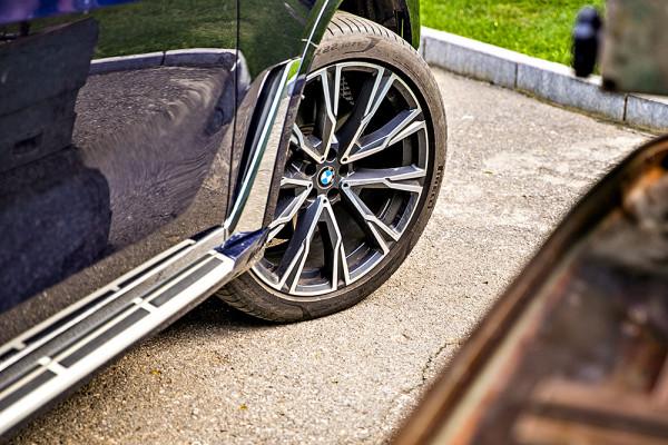 智駕開箱丨配置小幅變化價格漲2萬，但這臺寶馬X7仍是家族SUV的標杆