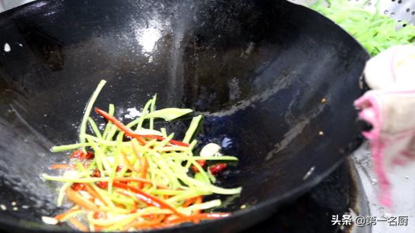 冬天多吃素菜身體好,試試這5道家常小炒,少油清淡,營養不上火 冬天多吃素菜身體好,試試這5道家常小炒,少油清淡,營養不上火