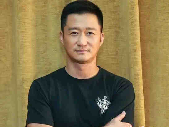 用金條當盆栽，投資過吳京的電影，趙本山的徒弟吳雲飛到底多有錢