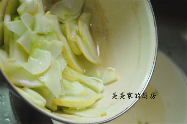 秋意漸濃，這菜抓緊吃，農村到處是，清潤爽脆跟肉是絕配