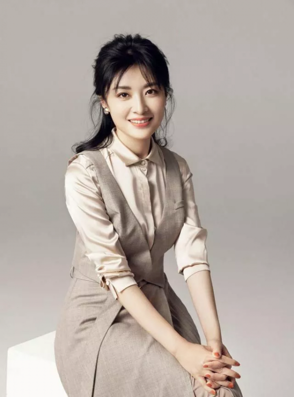 央視主持人周濤：知性幹練優雅美麗（珍藏版）