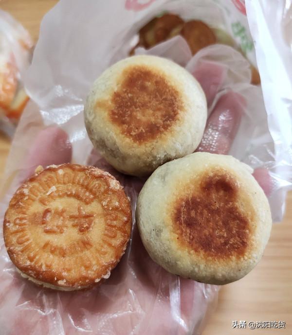 這種皮薄餡大,不甜不膩,好吃不貴的綠豆餅都藏在小衚衕裡 這種皮薄餡大,不甜不膩,好吃不貴的綠豆餅都藏在小衚衕裡