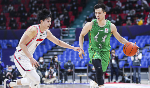 兩敗俱傷！遼粵大戰後韓德君鼻樑骨折，威姆斯、胡明軒或慘遭禁賽