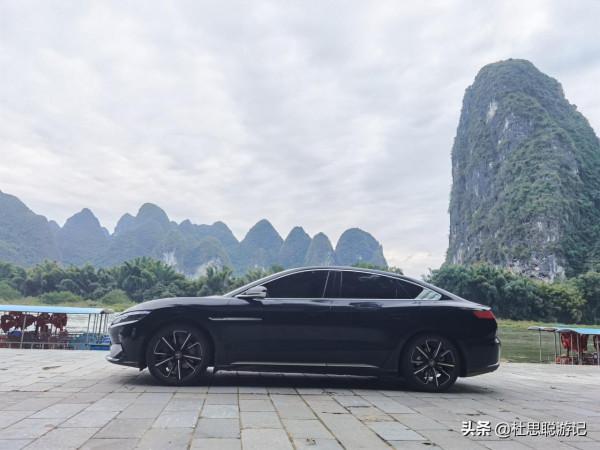 漢EV自駕廣西,在灕江邊上最美的江邊駐車,租輛電動車逛興坪古鎮 漢EV自駕廣西,在灕江邊上最美的江邊駐車,租輛電動車逛興坪古鎮