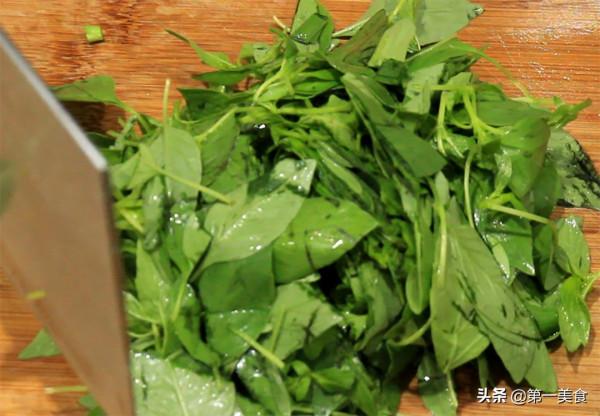 薄薄一層皮，滿滿的都是餡，這樣做的菜盒子，一口咬下去超滿足