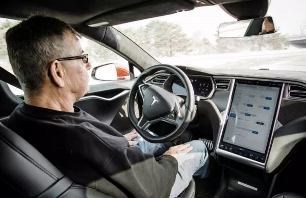 大眾CEO竟是";特吹";?迪斯:很欣賞馬斯克,目標2025年超越特斯拉 大眾CEO竟是";特吹";?迪斯:很欣賞馬斯克,目標2025年超越特斯拉