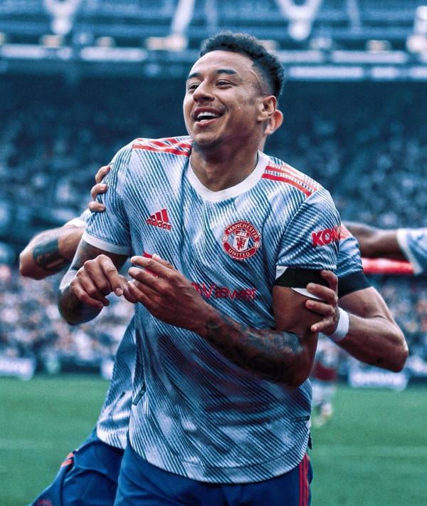 曼聯2-1絕殺!C羅3場4球振臂高呼,對手6萬球迷起立歡迎林加德 曼聯2-1絕殺!C羅3場4球振臂高呼,對手6萬球迷起立歡迎林加德