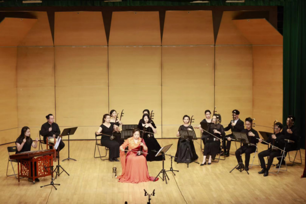 “傳統是一條河流”——二胡演奏家梁聆聆二胡教學音樂會成功舉辦