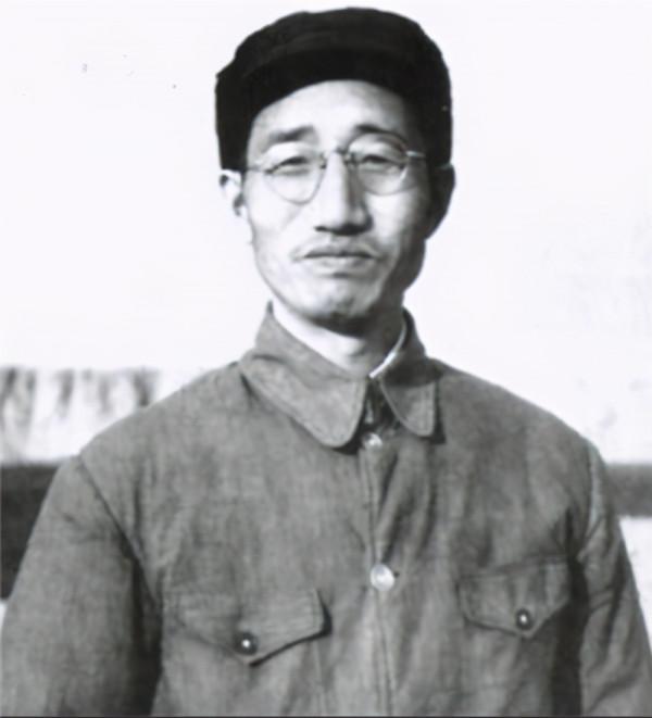 徐向前深秋回山西老家，姑姑見了心疼：這大官穿得不如老百姓暖和