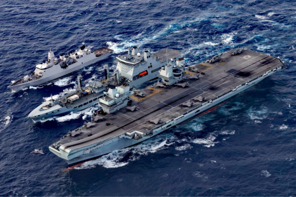 英國航母編隊指揮官:遭遇中國軍隊南海轟炸機模擬攻擊,很專業 英國航母編隊指揮官:遭遇中國軍隊南海轟炸機模擬攻擊,很專業