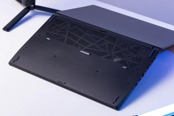 外表內斂內心狂暴 這或許是你一直在找的輕薄全能遊戲本