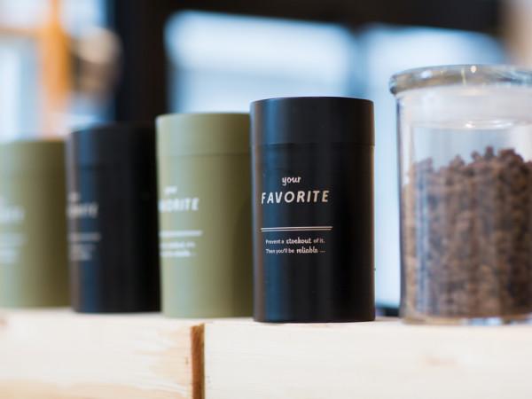 咖啡與書｜比起暢銷的書，更想放“有熱量的書”的Hama House