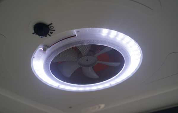 最新底盤搭配航空座椅,豪華內飾,賽德獵鷹2號G系列房車 最新底盤搭配航空座椅,豪華內飾,賽德獵鷹2號G系列房車