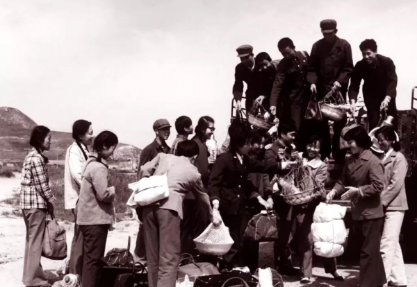 首顆原子彈基地的唯一私照:四位來自上海的姑娘,後來發展怎樣? 首顆原子彈基地的唯一私照:四位來自上海的姑娘,後來發展怎樣?