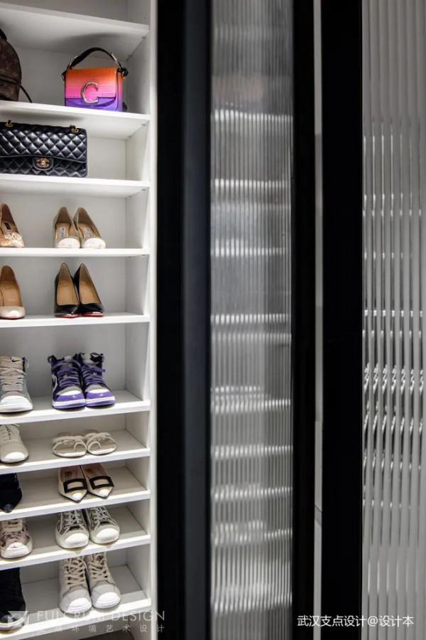 無電視、無主燈，小姐姐花30萬裝修，享受獨居人才懂的暢快恣意