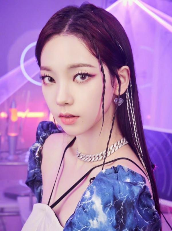 SM家族演唱會海報公開，粉絲調侃長達兩米，EXO卻只有一人