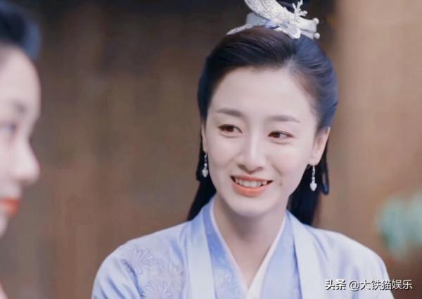 有漂亮虎牙的女星只服這5位，靈氣逼人，磨掉做烤瓷牙的是咋想的