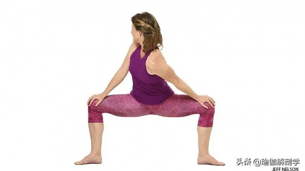 為什麼把背挺直那麼難？10個加強背部的瑜伽動作要多練