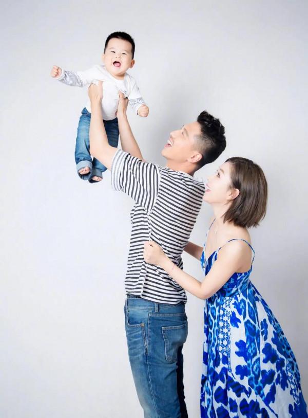 演員王雷同老婆李小萌及孩子美照
