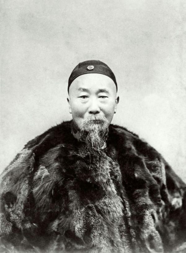 大清一頓殘忍的午餐：八大將高高興興入座，筷子還沒動卻人頭落地