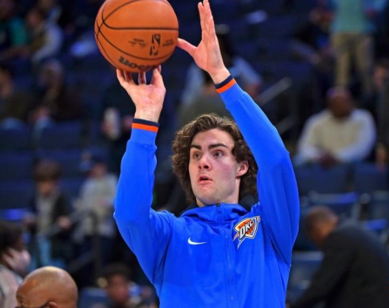 0分10板10助，NBA50年最強兩雙誕生！威少場均三雙神蹟要保不住了