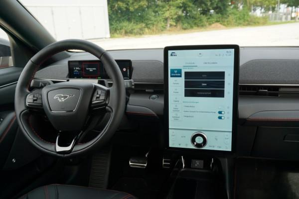 試駕福特電動野馬，福特Mustang Mach E還是當年的野馬嗎？