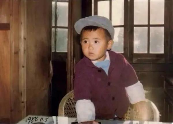 20年前,掛科7門被退學、腳踢文壇的韓寒如今怎樣了? 20年前,掛科7門被退學、腳踢文壇的韓寒如今怎樣了?