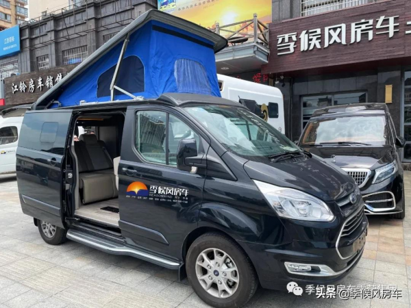 江鈴福特途睿歐升頂房車,不足5米卻能4人睡臥,還可進地庫 江鈴福特途睿歐升頂房車,不足5米卻能4人睡臥,還可進地庫