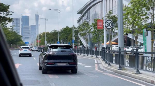 恆馳5實車上路,定位緊湊型SUV,實車看起來很動感 恆馳5實車上路,定位緊湊型SUV,實車看起來很動感