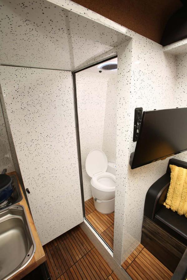 真正的豐田4x4露營車來了!涉水喉、越野胎,懸架大幅度升級 真正的豐田4x4露營車來了!涉水喉、越野胎,懸架大幅度升級