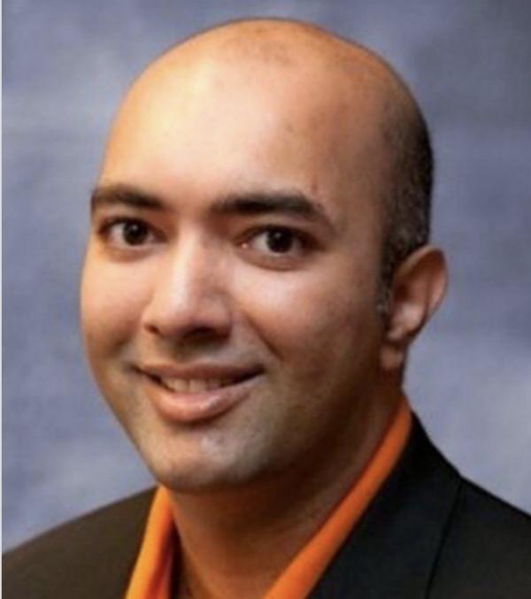 印度男子想回老家卻怕疫情，躲在美國機場又吃又睡三個月才被發現