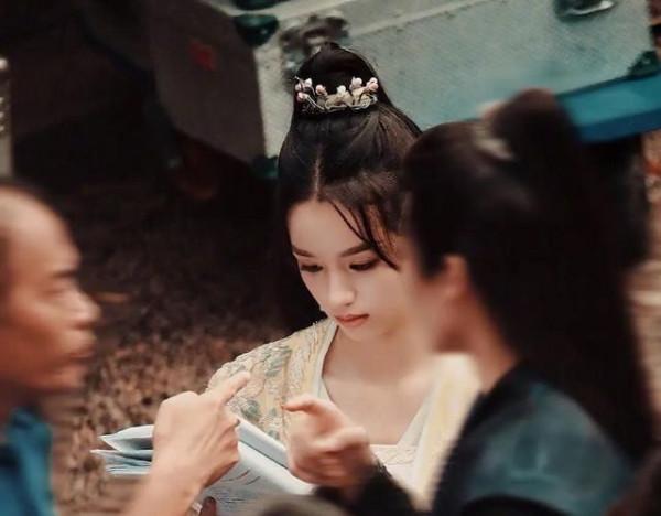 周也又一部古裝玄幻劇來襲,路透造型惹人愛,完全就是個美人坯子 周也又一部古裝玄幻劇來襲,路透造型惹人愛,完全就是個美人坯子