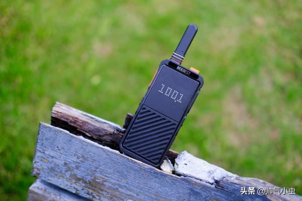 最遠10公里通話，像手機一樣薄？小米生態鏈極蜂超薄對講機開箱