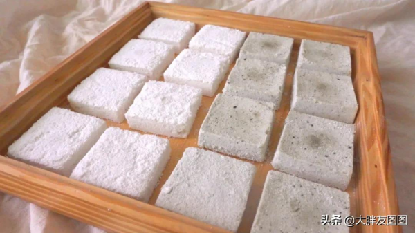 配方揭秘！小方鬆糕簡易做法，這種軟撲撲的感覺，誰吃誰喜歡