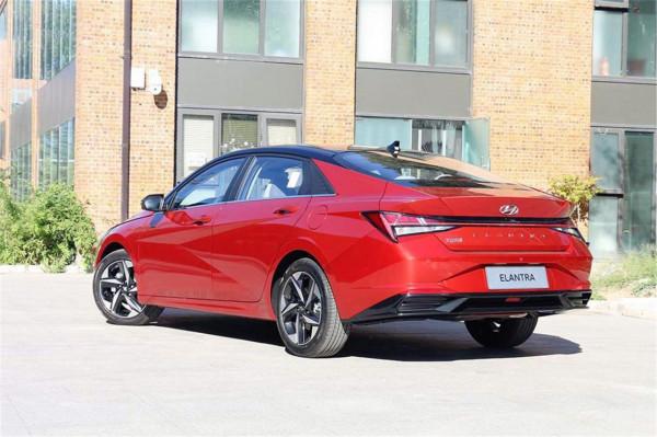 最大扭矩211N·m,最低油耗5.2L!這款車智慧科技配置全 最大扭矩211N·m,最低油耗5.2L!這款車智慧科技配置全