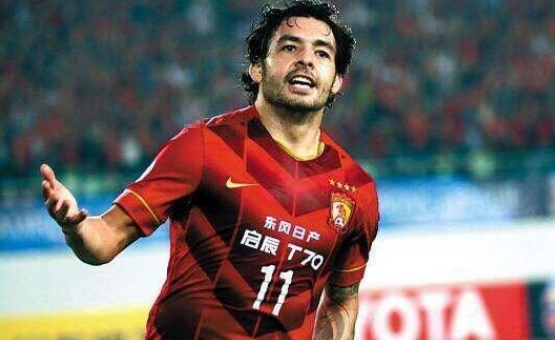 西班牙人隊為何不簽下中國球員高拉特替換武磊呢