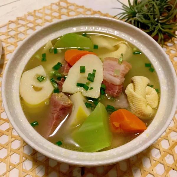 明日大寒，不論有錢沒錢，記得&OpenCurlyDoubleQuote;扔2物吃4樣&rdquo;，寓意祈福納祥