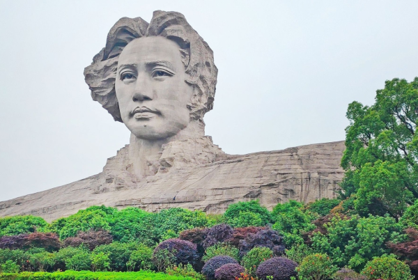 再讀《沁園春·雪》?增加姿勢解鎖,偉人的胸襟不妨常學一些 再讀《沁園春·雪》?增加姿勢解鎖,偉人的胸襟不妨常學一些