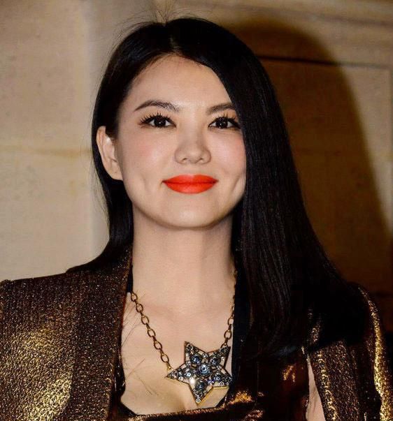 “湖南一姐”李湘的毀滅史，走到今天這個地步又能怪誰呢？