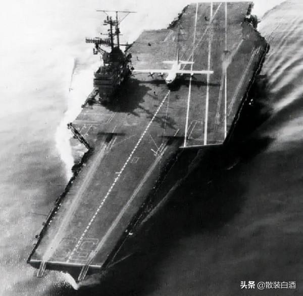 指尖芭蕾!大型運輸機降落航母?這事兒美國人真的嘗試過 指尖芭蕾!大型運輸機降落航母?這事兒美國人真的嘗試過