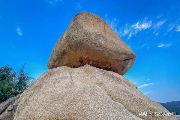 廣東惠州有個網紅海邊公園，幾十噸巨石隨風搖擺，蘇東坡還寫過詩