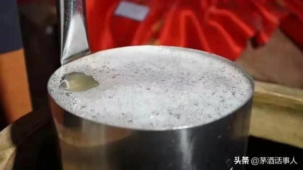 習酒窖藏1988與紅花郎15這兩款酒哪個更值得入手呢? 習酒窖藏1988與紅花郎15這兩款酒哪個更值得入手呢?