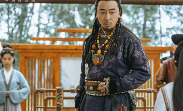 男子釣魚撿到金牌,刻有契丹文竟是遼國文物,拒絕上交打成金鐲子 男子釣魚撿到金牌,刻有契丹文竟是遼國文物,拒絕上交打成金鐲子