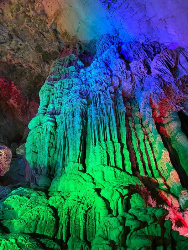 廣西巴馬百魔洞