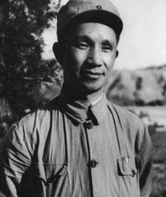 1947年孟良崮戰役，許世友怒摔粟裕電話，戰後不出來，怕被陳毅罵