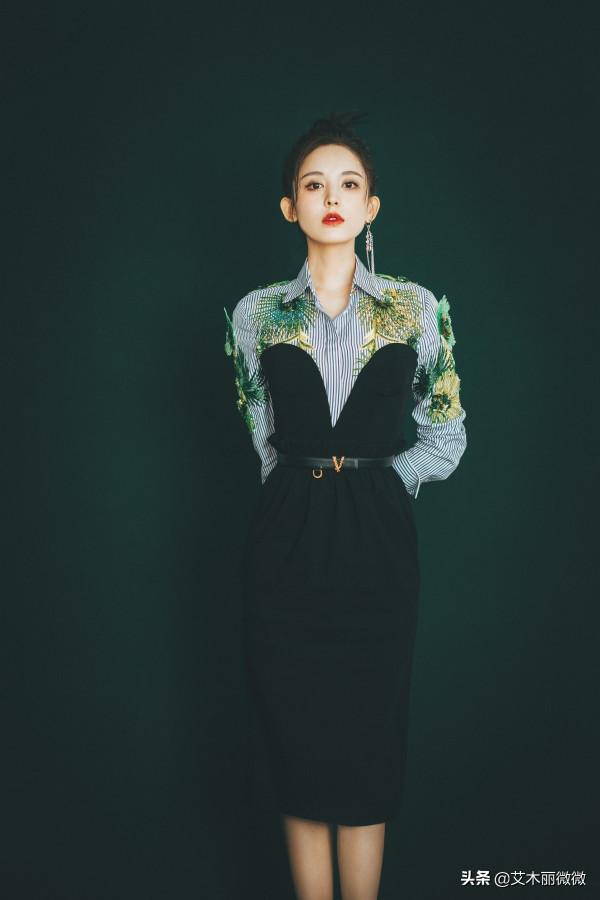 古力娜扎、關曉彤罕見同臺亮相,輸了身高年齡卻贏了氣質,真養眼 古力娜扎、關曉彤罕見同臺亮相,輸了身高年齡卻贏了氣質,真養眼