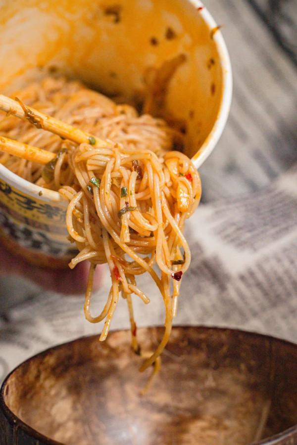 親測李佳琦賣爆的⑨款零食，才3塊8會好吃嗎？