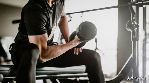 《中國人身體活動指南》權威釋出：為健康而跑的運動量多少合適？