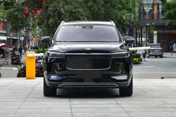 6/7座SUV其實比5座實用，看看這兩款，安靜舒適、省油、四輪驅動