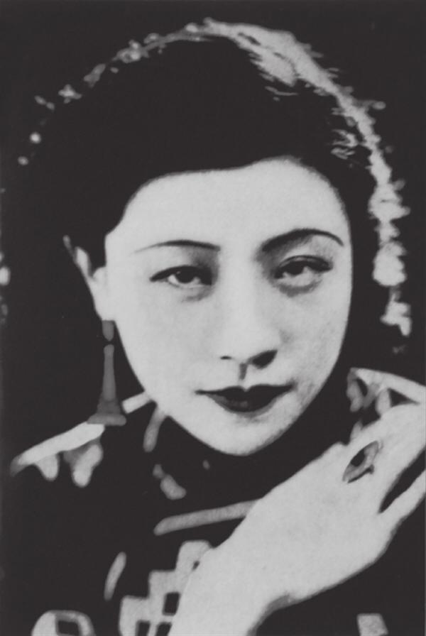 阮玲玉的葬禮：5名少女追隨而去，20名大腕抬棺，30萬人為她送行